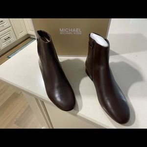 Michael Kors brown booties size 81/2